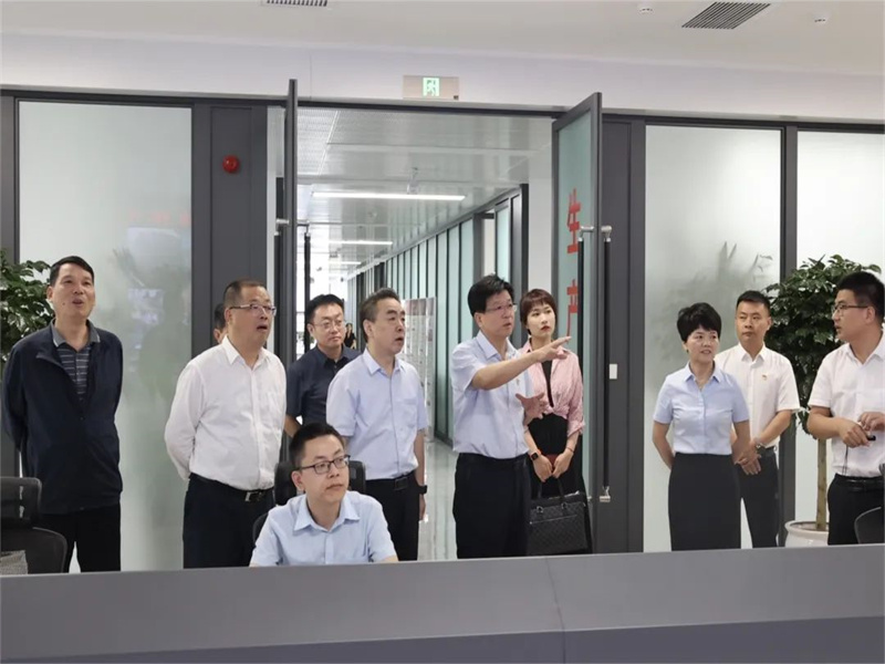 陕煤集团审计部党支部与公司机关谋划党支部开展联合主题党日运动.jpg